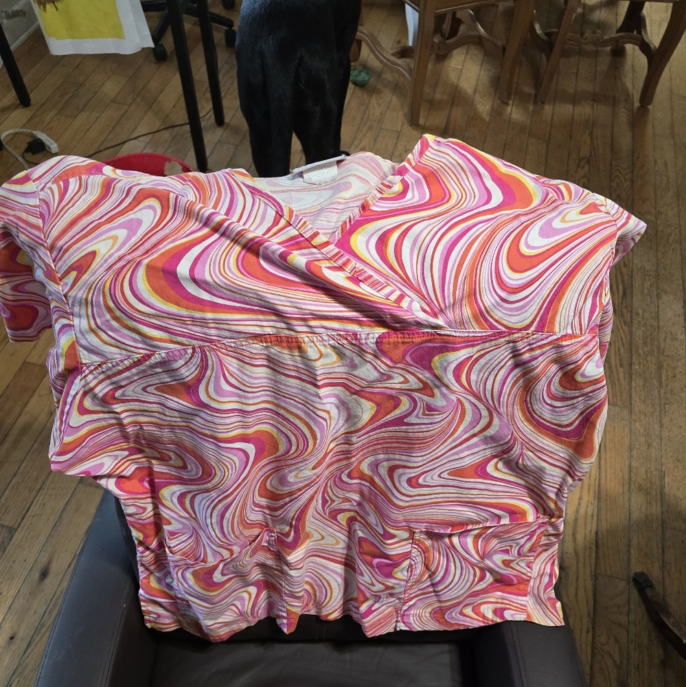 Vibrant Swirl Pattern Womens Scub Top